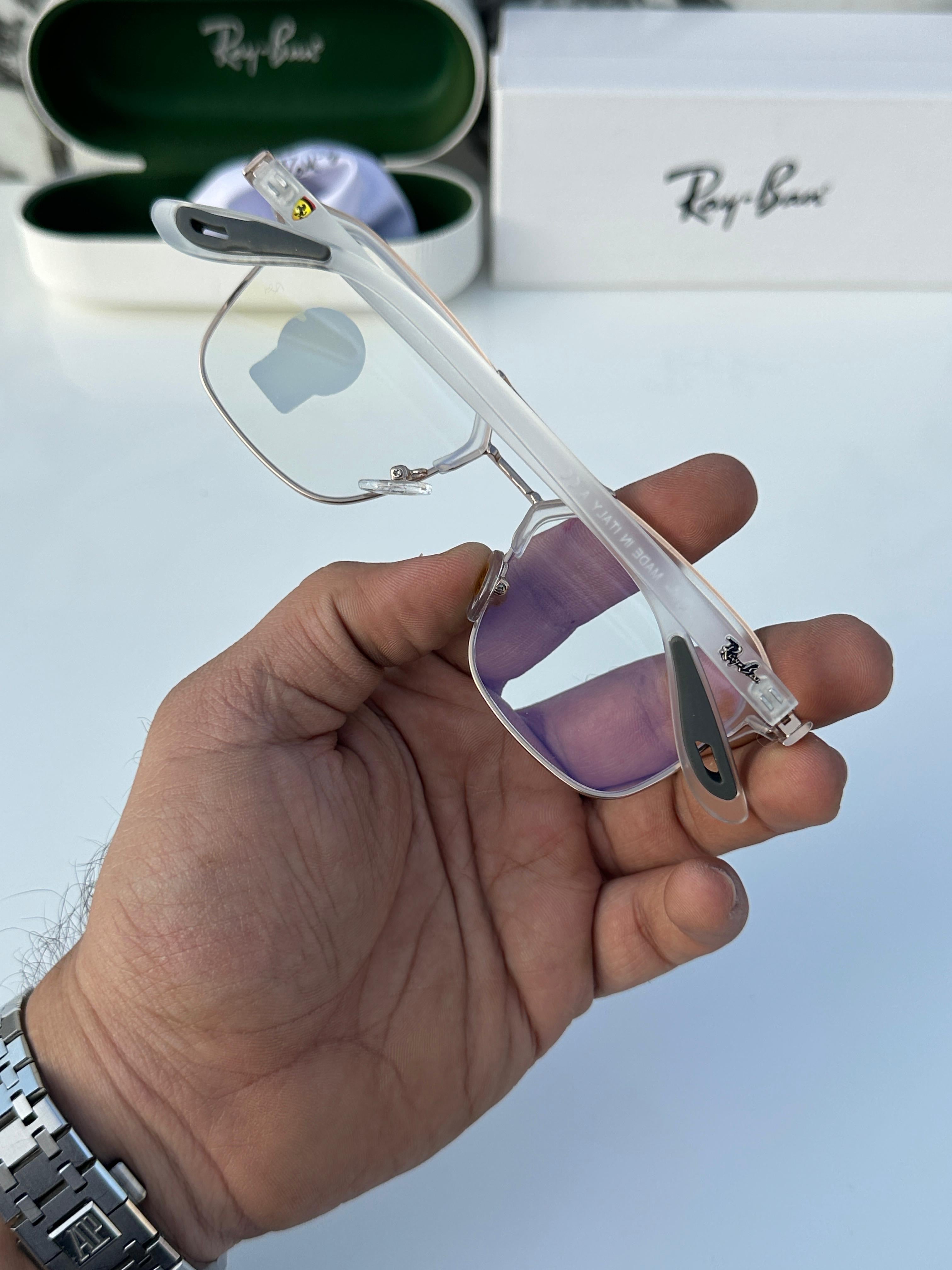 RA_yban 04 gold Plano