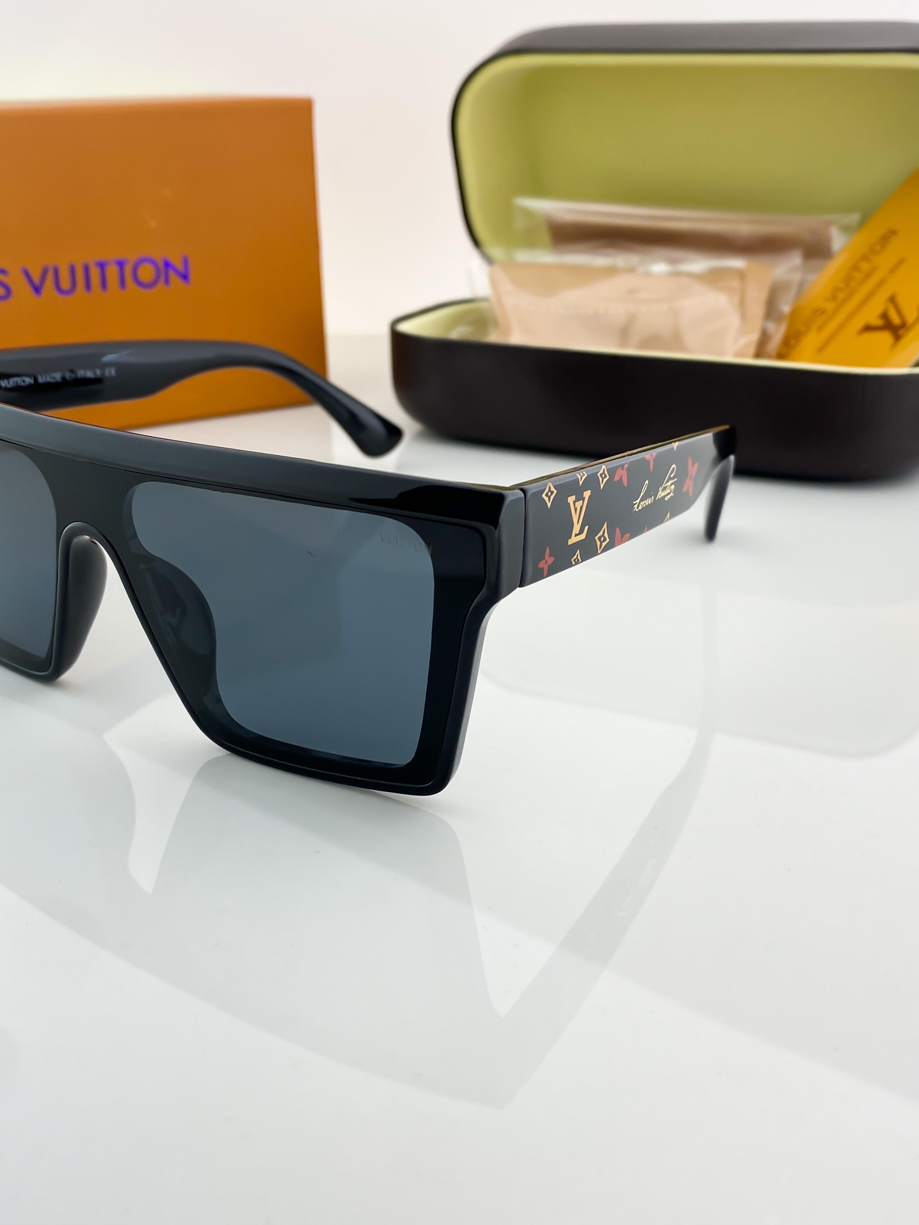 LO_UI_S VUI_TTON BLACK 1166 B