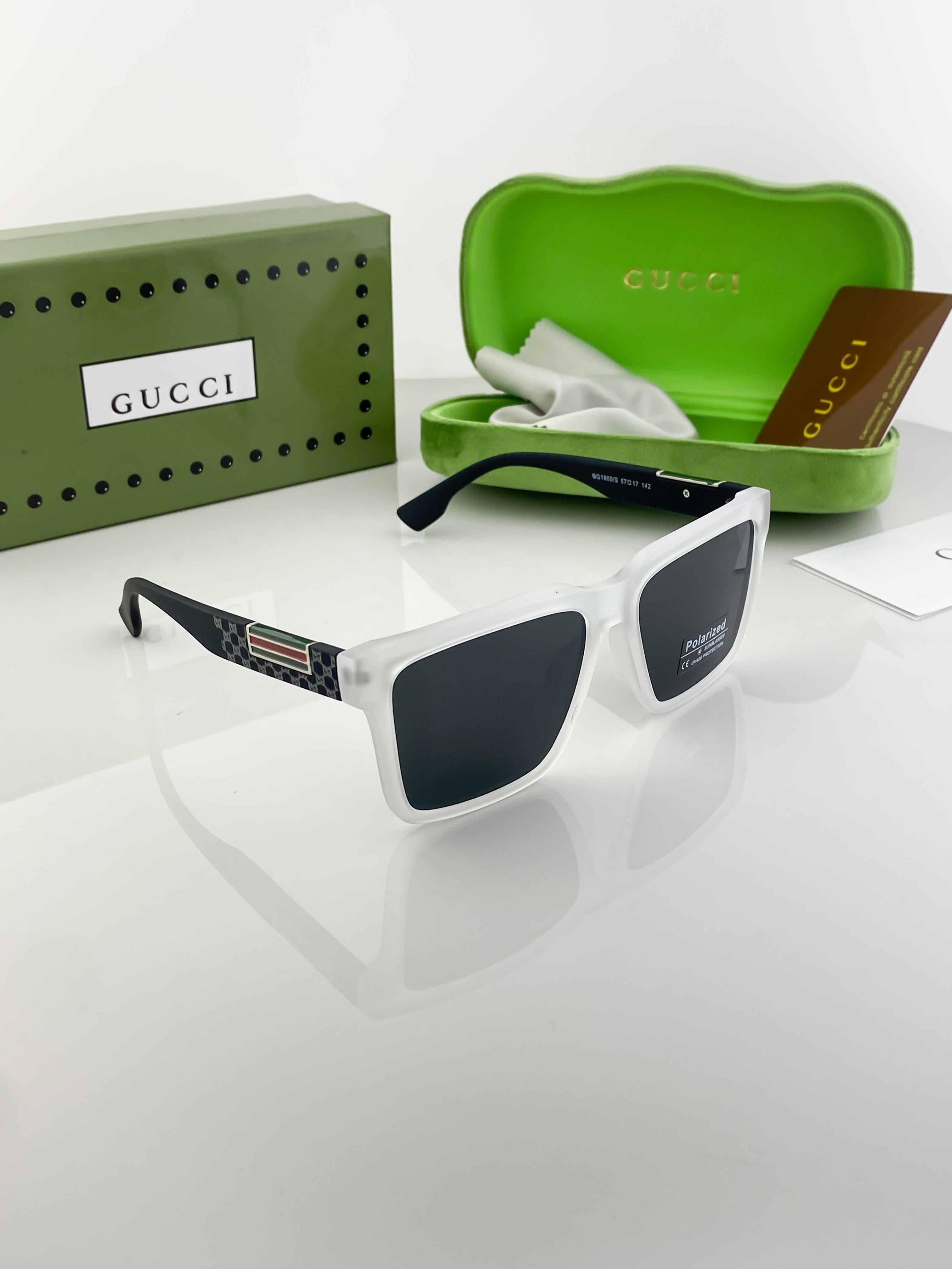 GU_CC_I WHITE BLACK 1989 B