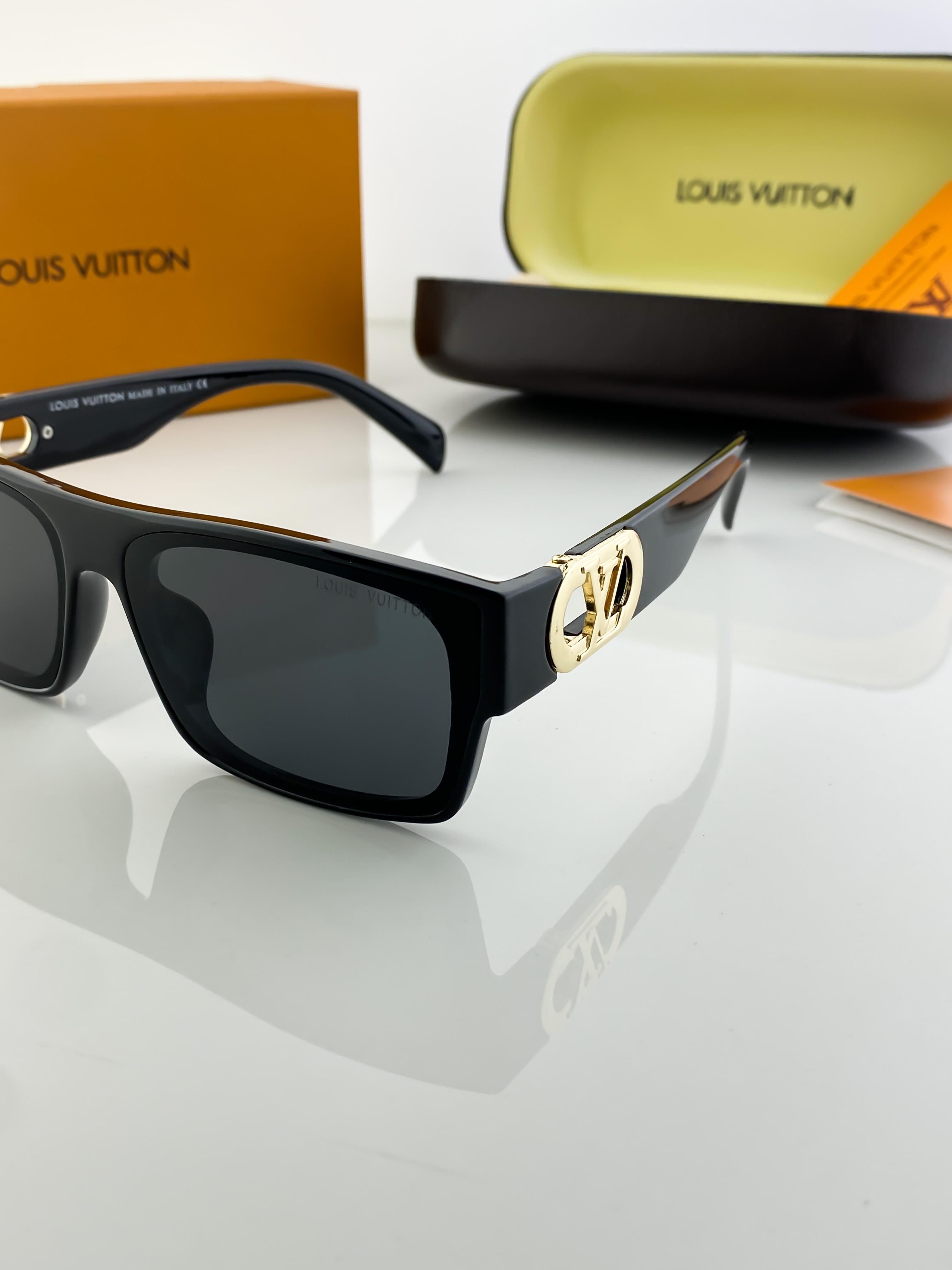 LO_UI_S VU_ITT_ON GOLD BLACK 22046 B