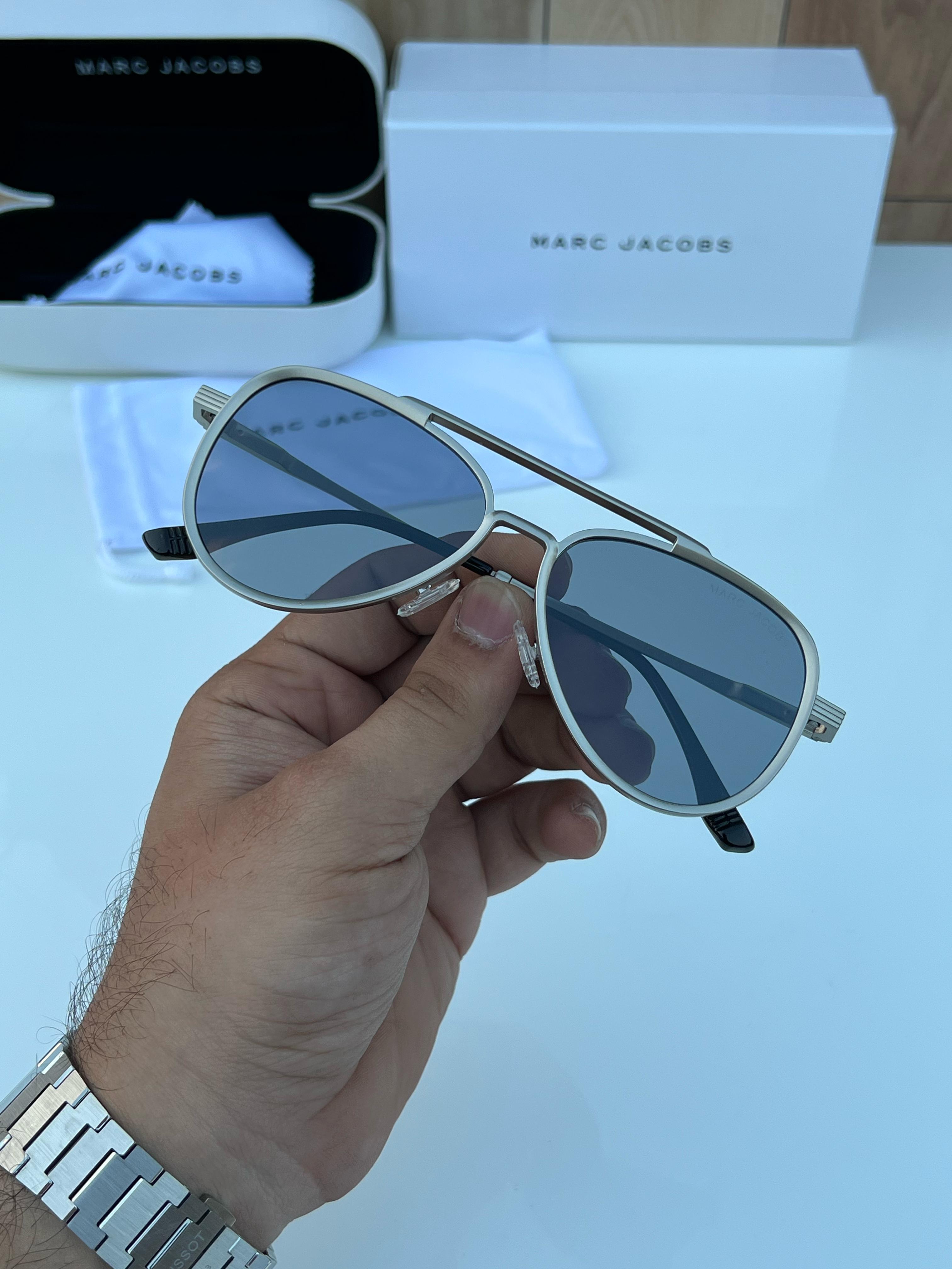 Mar  98286 silver black A