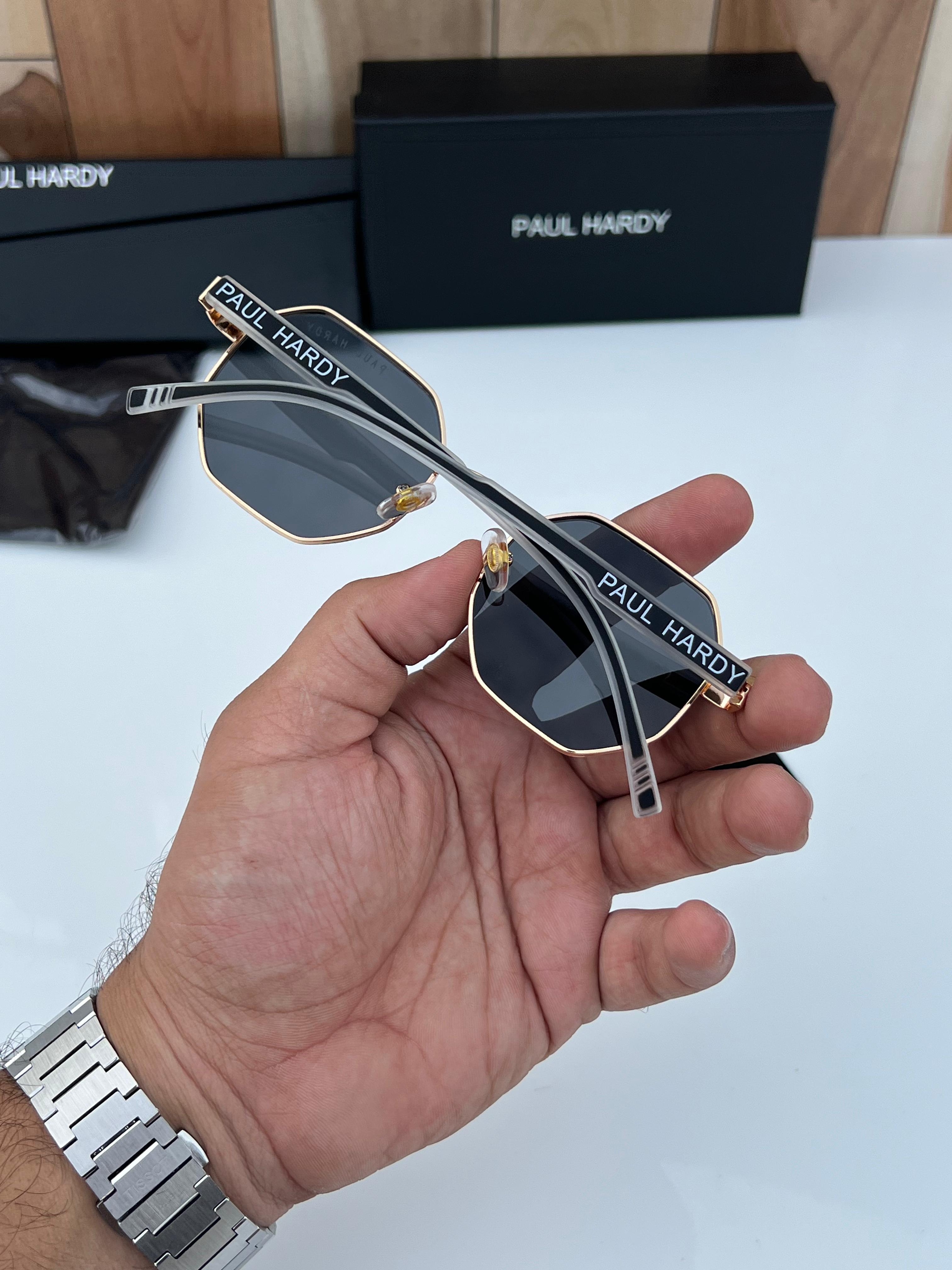 Pau  018 gold black A