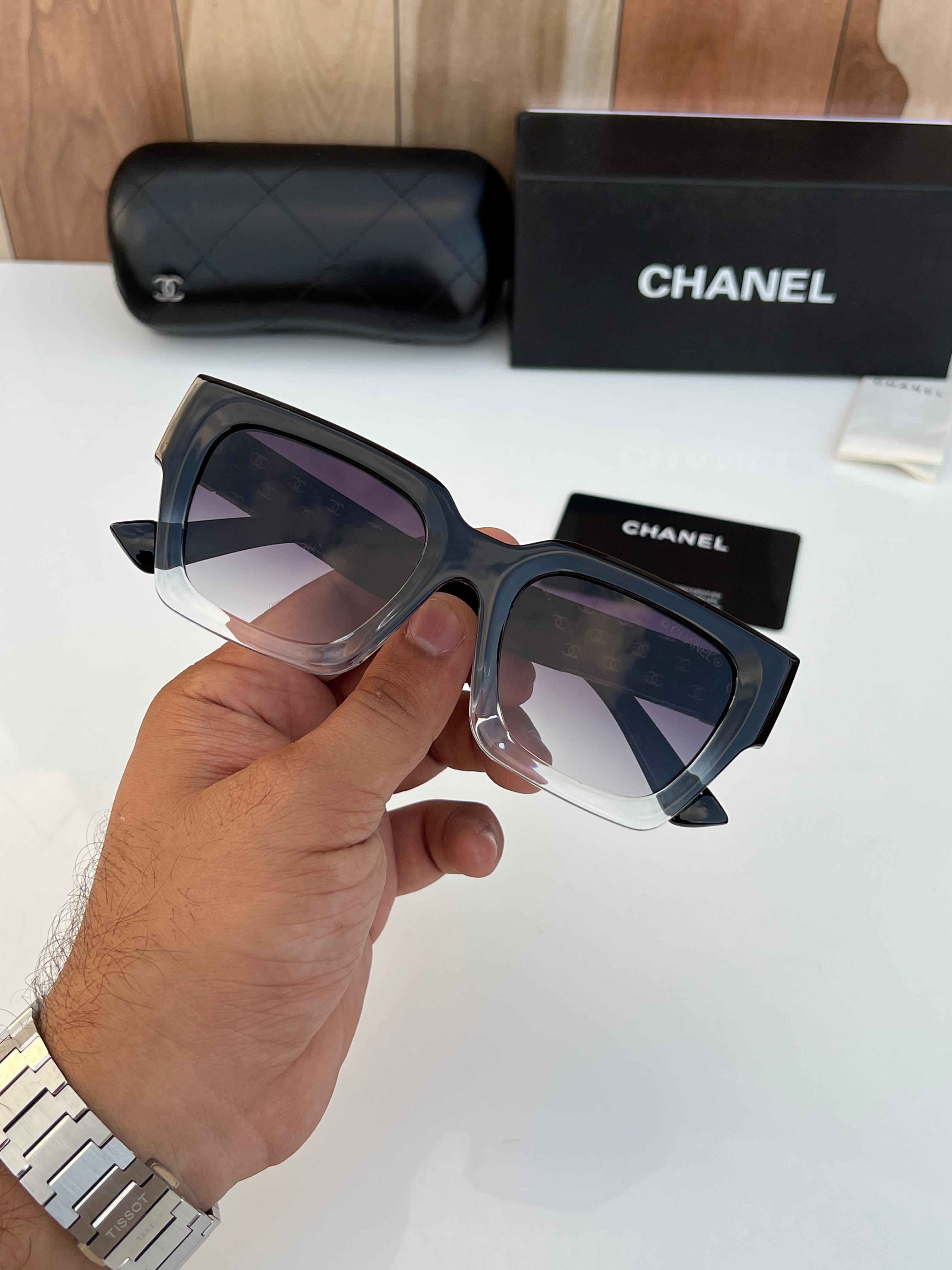 Cha 1326 black white