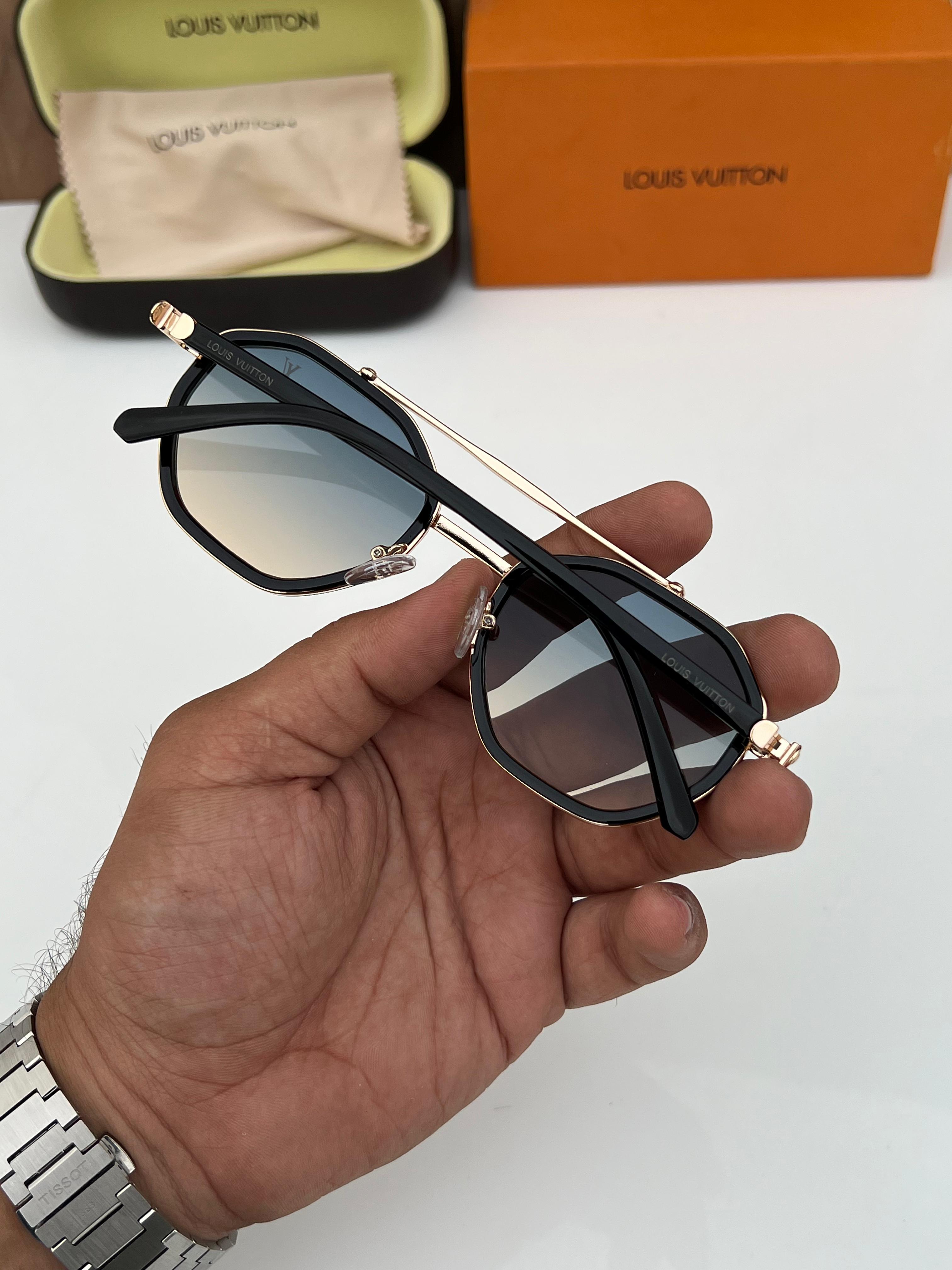 Lou_is Vui_tton black sunglass