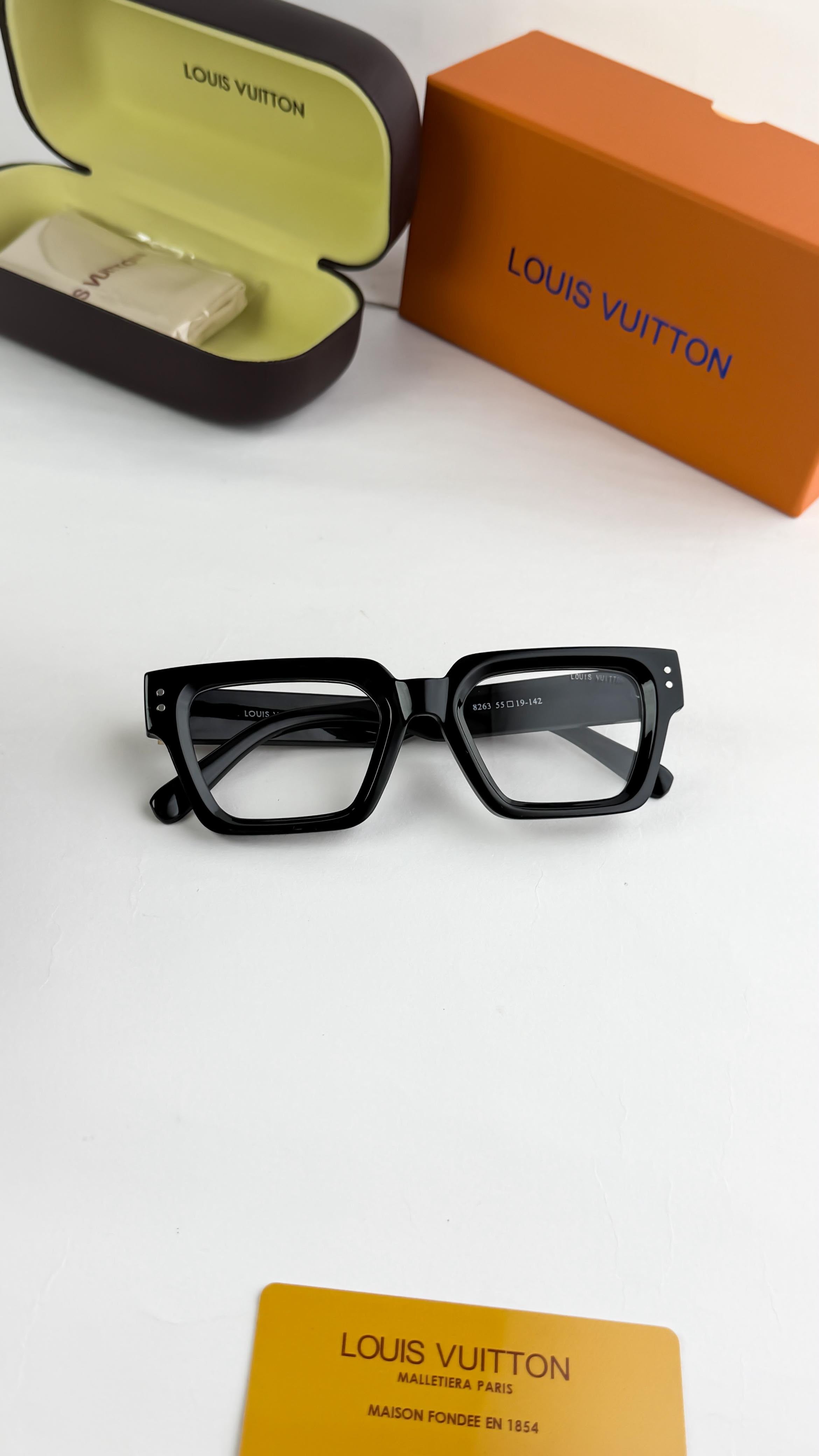 LV 8263 Black Plano