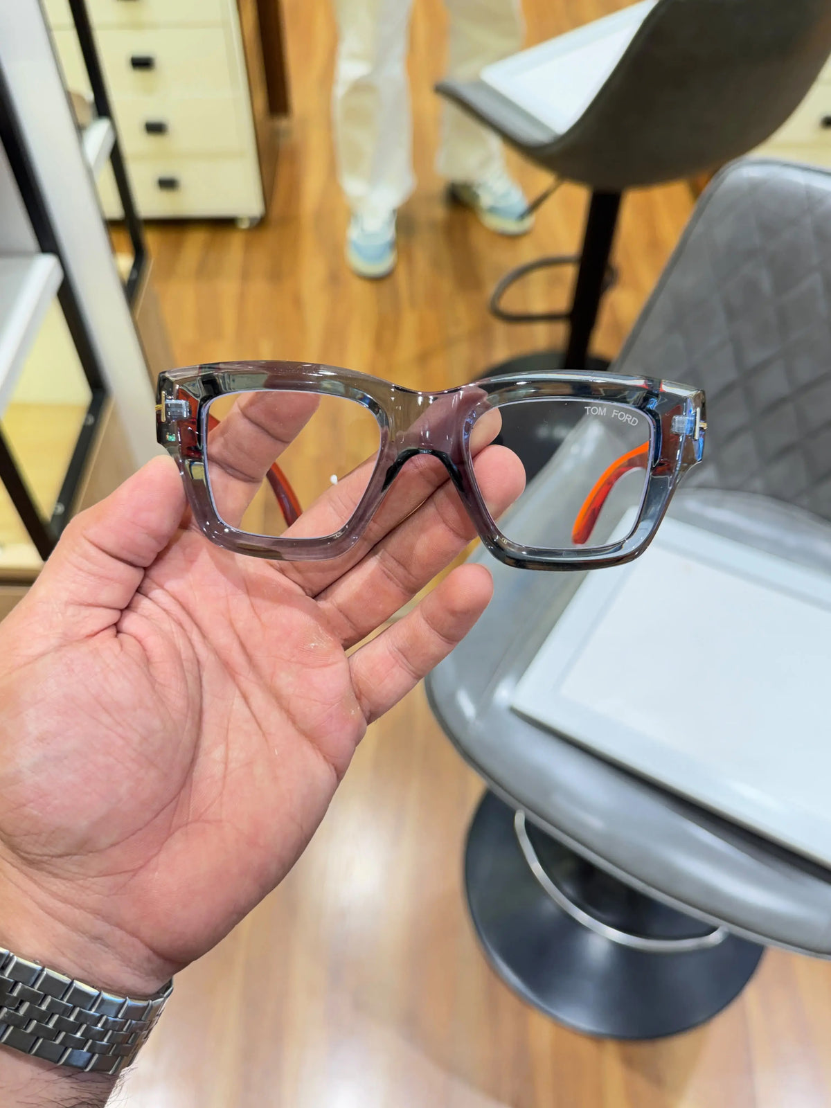 184 Grey Orange Plano