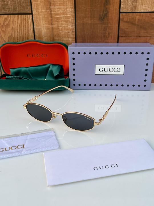 GC 32827 Gold Black Unisex Model
