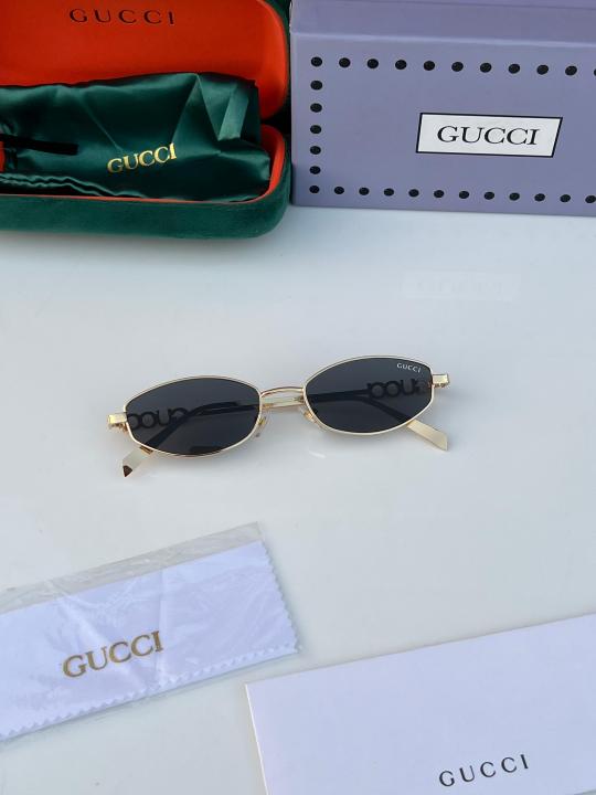 GC 32827 Gold Black Unisex Model