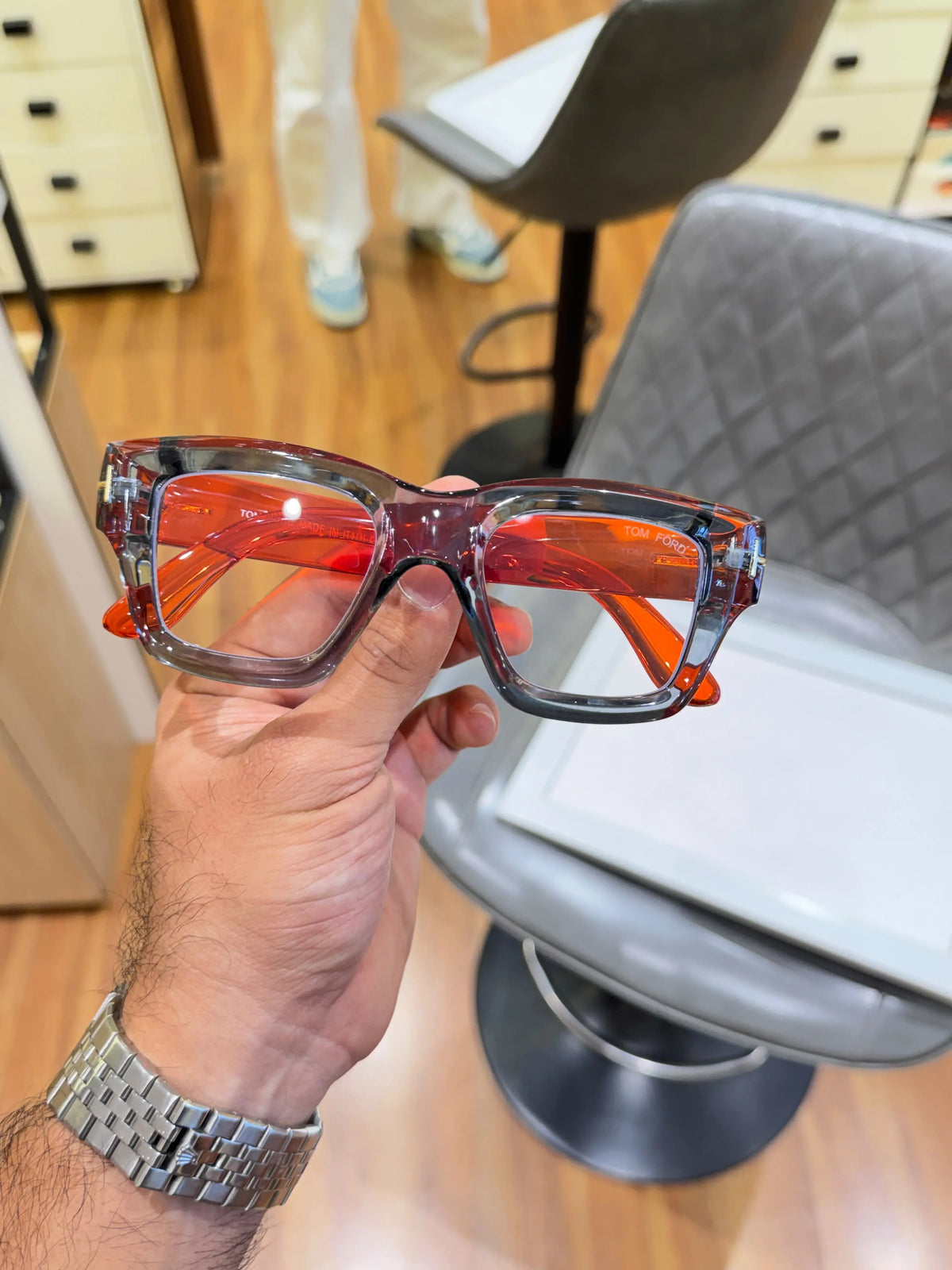184 Grey Orange Plano