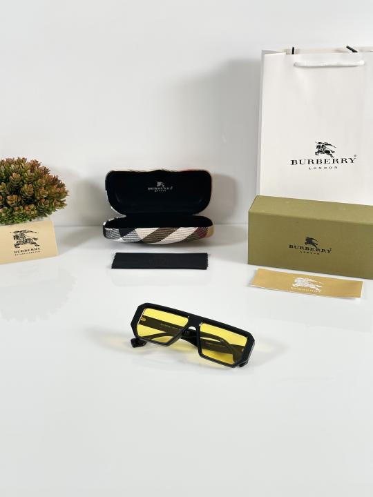 Burberry 4366 Black Yellow