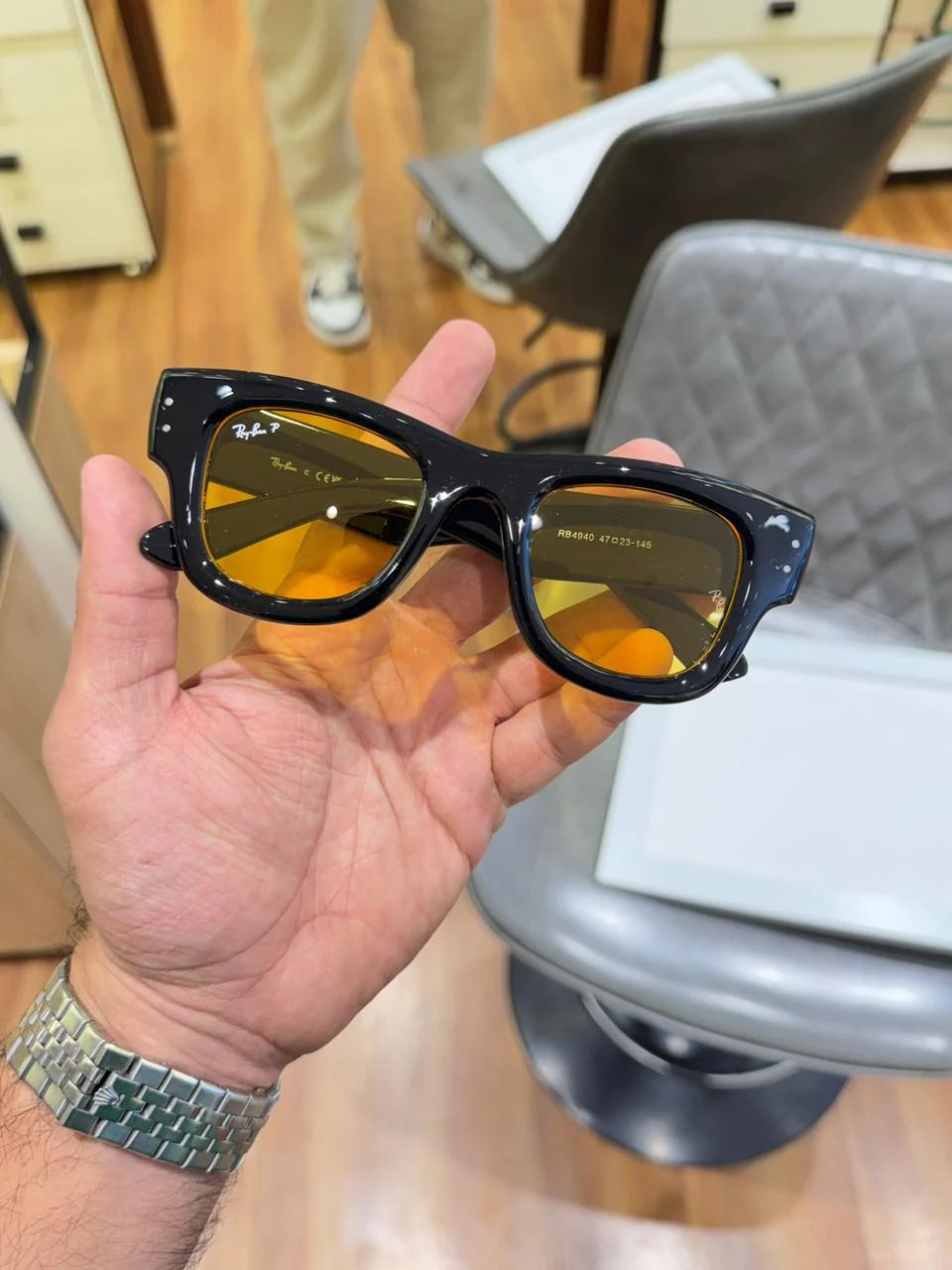 RB 4940 Mega Wayfarer Black Yellow.